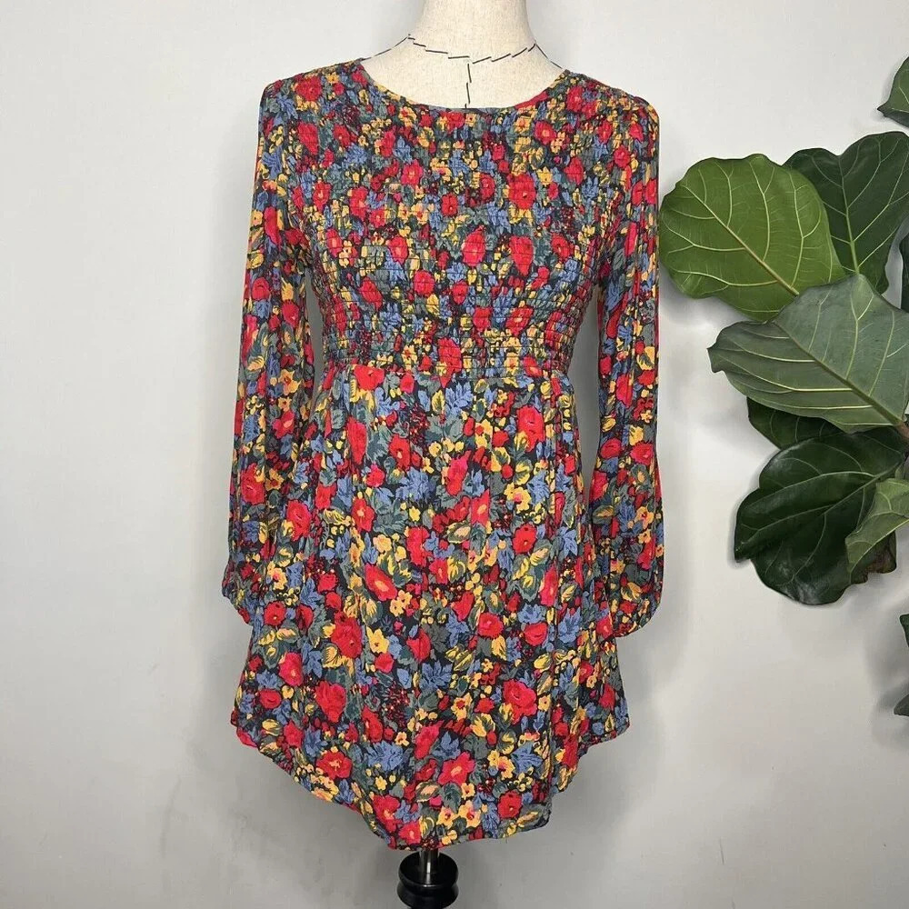 isabel maternity by ingrid isabel Floral Smocked Chest Blouse Sz XS 3/4 Sleeve